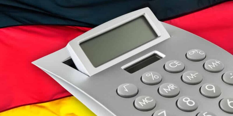 Finances calculator and German Flag