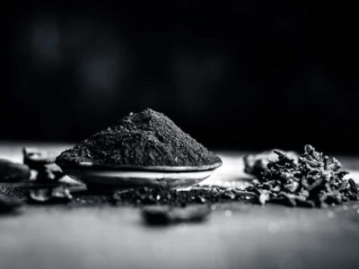 Powder of coal with raw coal and clove,